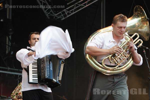 EMIR KUSTURICA AND THE NO SMOKING ORCHESTRA - 2005-09-09 - LA COURNEUVE - Parc Departemental - Grande Scene - 